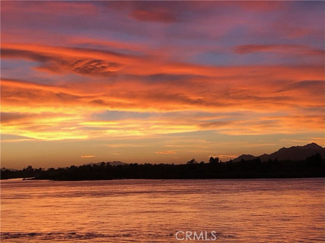 4831 Hidden Beaches Drive, Blythe CA: https://media.crmls.org/medias/bbac515d-475d-4df1-b76f-975c2f77f9a6.jpg
