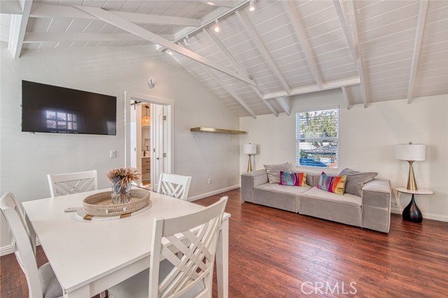 Detail Gallery Image 2 of 27 For 368 Oak #B,  Laguna Beach,  CA 92651 - 1 Beds | 1 Baths