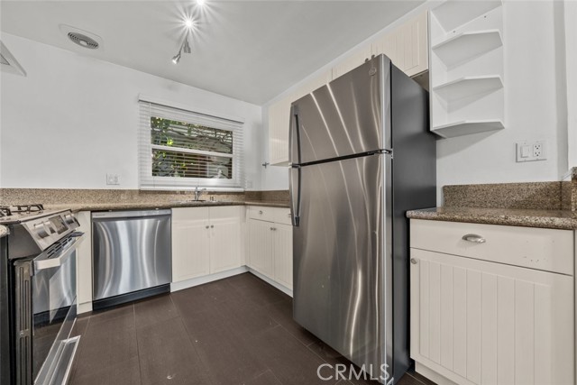 Detail Gallery Image 4 of 19 For 1334 E 1st St #9,  Long Beach,  CA 90802 - 1 Beds | 1 Baths