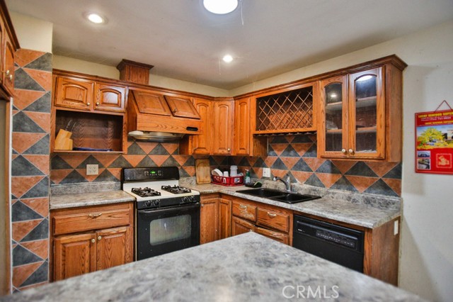 Detail Gallery Image 20 of 31 For 12501 Trask Ave, Garden Grove,  CA 92843 - 5 Beds | 3 Baths