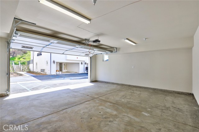 8 Bethpage Lane, Phillips Ranch CA: https://media.crmls.org/medias/bbadc813-ae60-4040-a311-fe4e8063c57c.jpg