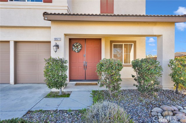 Detail Gallery Image 2 of 45 For 18977 Mono, Hesperia,  CA 92345 - 4 Beds | 2/1 Baths