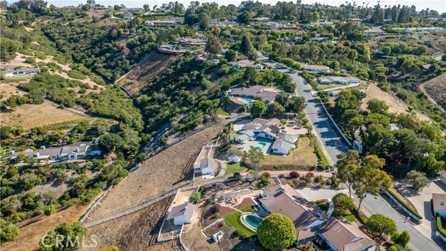 13 Buggy Whip Drive, Rolling Hills CA: https://media.crmls.org/medias/bbae2999-ce47-426c-8d90-d6df91a580b0.jpg