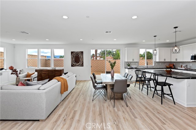 410 Harding Circle, Corona, CA, 92879 410 Harding Circle, Corona, CA, 92879