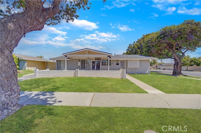 735 E Fesler Street, Santa Maria CA: https://media.crmls.org/medias/bbaf0c9a-bbf0-4dbd-8347-d848c3f74923.jpg