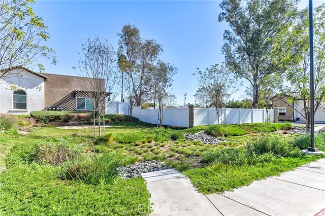 Detail Gallery Image 4 of 24 For 13177 Edgemont #11,  Moreno Valley,  CA 92553 - 2 Beds | 2 Baths