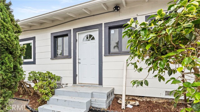 4095 Albatross Street, San Diego CA: https://media.crmls.org/medias/bbb037ce-889f-49d6-bdee-5f8834aa7f3a.jpg