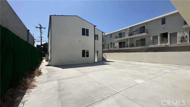 7726 1/2 Laurel Canyon Boulevard, North Hollywood CA: https://media.crmls.org/medias/bbb080de-a778-46e9-8995-1b01cdf83c0b.jpg