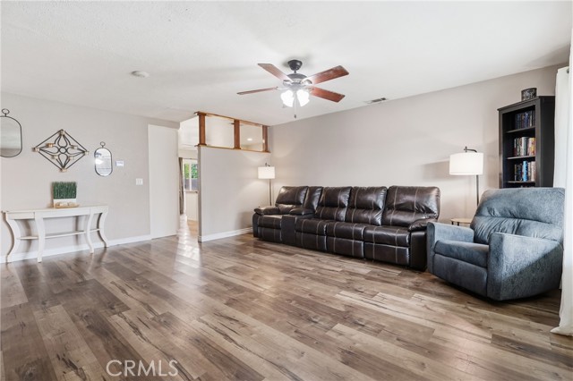 Detail Gallery Image 11 of 36 For 281 Eastwood, Hemet,  CA 92544 - 4 Beds | 2 Baths