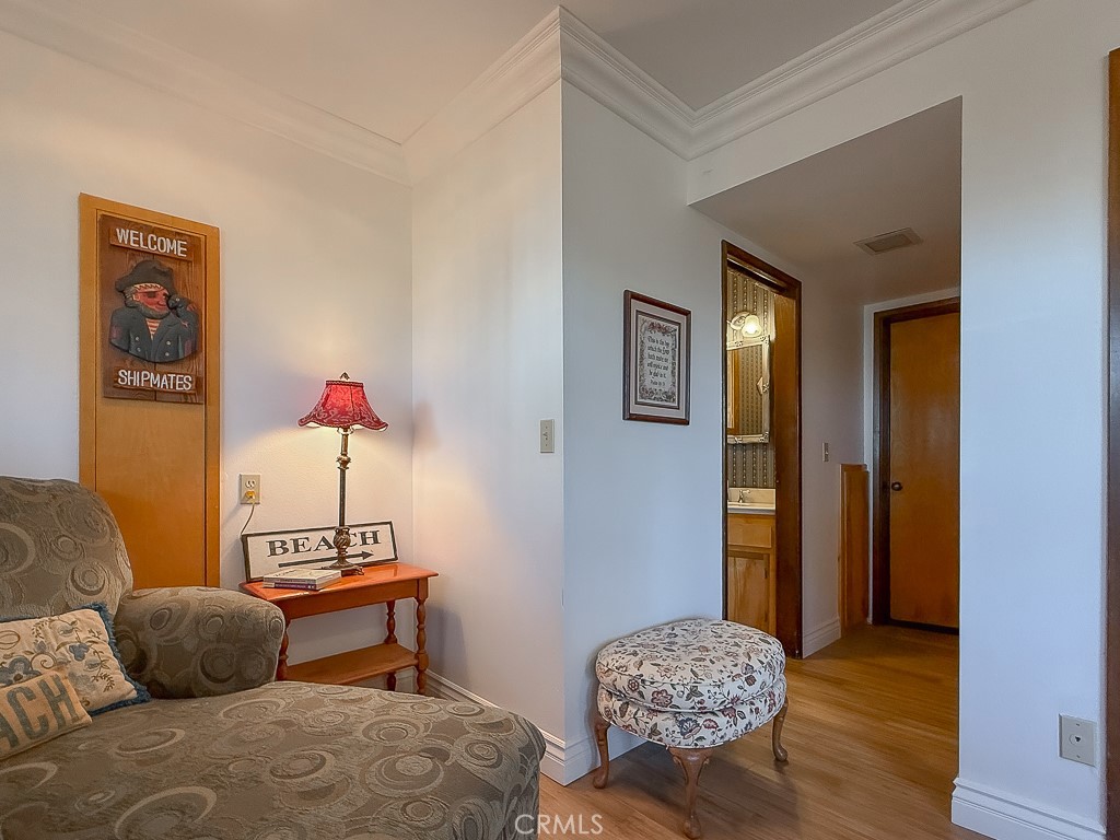 https://media.crmls.org/medias/bbb1b95e-afa0-45a6-afdc-92ac4bbfb0e8.jpg?preset=X-Large