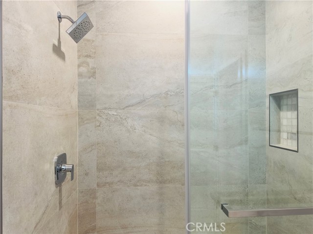 17522 Lemay Street, Lake Balboa CA: https://media.crmls.org/medias/bbb253ba-3c22-40b0-89f8-f05d53c30836.jpg