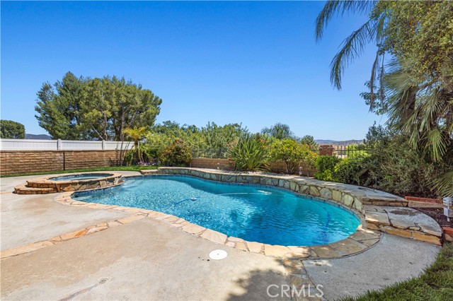Detail Gallery Image 9 of 38 For 31332 Cherry Dr, Castaic,  CA 91384 - 3 Beds | 2 Baths