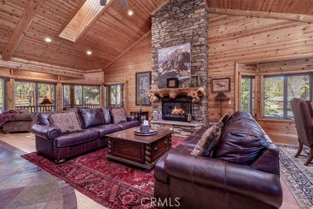 Detail Gallery Image 13 of 67 For 1046 Heritage, Big Bear City,  CA 92314 - 5 Beds | 4/1 Baths