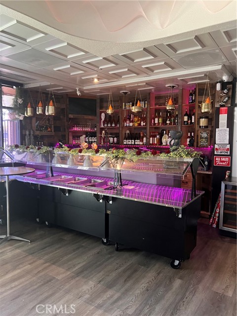 965 W Foothill Boulevard, Upland CA: https://media.crmls.org/medias/bbb31bbe-a8e0-498c-b8b9-5cb1fc25ef22.jpg