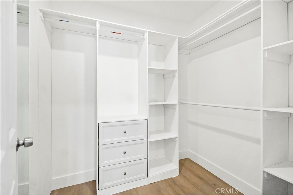 MLS #OC25232738 image #16