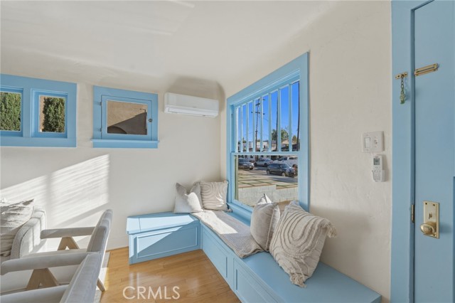 Image 7 of 50 For 3327 Hollydale Dr.