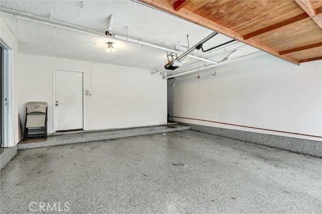 533 Walnut Avenue, Long Beach CA: https://media.crmls.org/medias/bbb415e5-f1d1-4c4a-9a47-9df36397c16e.jpg