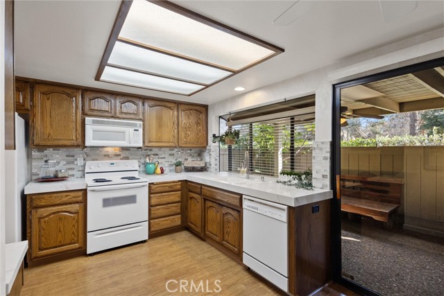 Detail Gallery Image 3 of 40 For 33 Pebblewood Pines, Chico,  CA 95926 - 2 Beds | 2 Baths