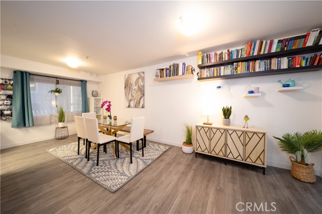 Detail Gallery Image 4 of 20 For 8744 Burnet #7,  North Hills,  CA 91343 - 3 Beds | 2/1 Baths
