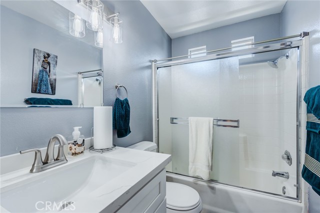 924 N Turner Avenue, Ontario CA: https://media.crmls.org/medias/bbb5e66f-23d7-42ed-b9a7-7803ebc3bbe7.jpg