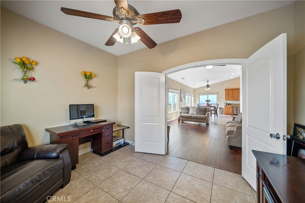 MLS #OC25046910 img 7