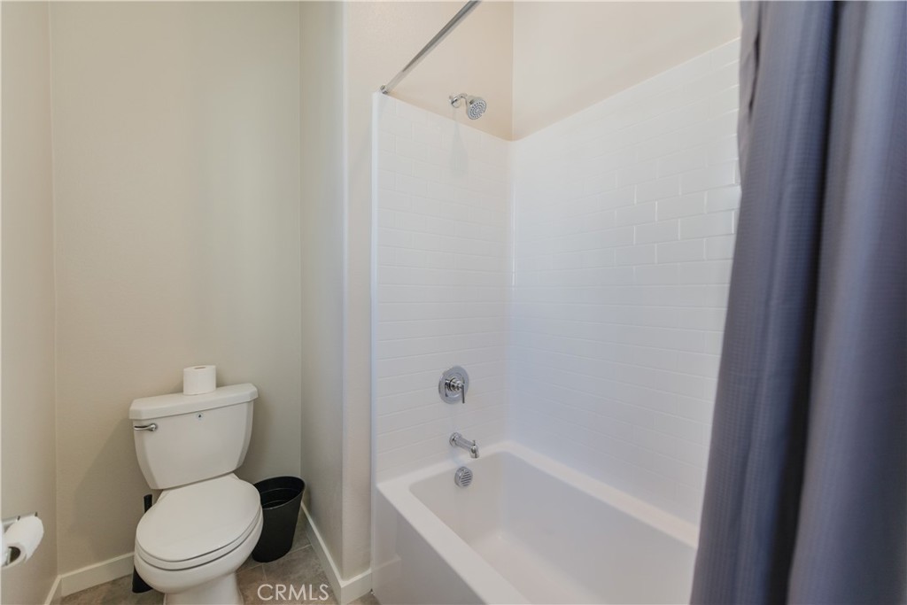 https://media.crmls.org/medias/bbb6fcc0-b0b9-4817-824a-8d47a0ee8a50.jpg?preset=X-Large