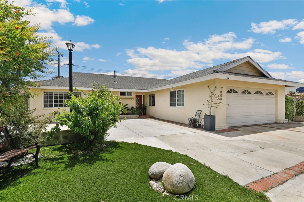 1806 W Glenwood Place, Santa Ana, CA 92704