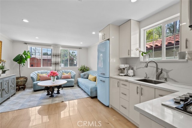 13936 Magnolia Boulevard, Sherman Oaks CA: https://media.crmls.org/medias/bbb82b7f-3305-430c-aa9a-d2f1c10319b0.jpg