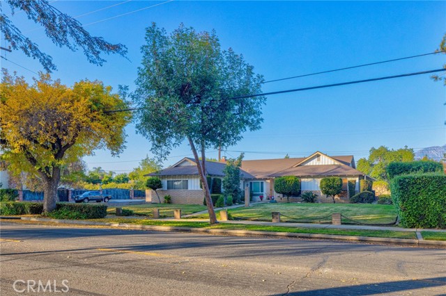 Detail Gallery Image 2 of 62 For 334 W 6th St, Ontario,  CA 91762 - 3 Beds | 3 Baths