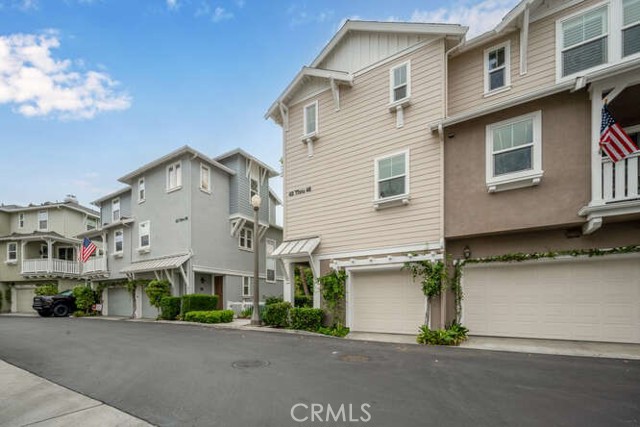 46 Hinterland Way, Ladera Ranch CA: https://media.crmls.org/medias/bbb9089b-1a06-4d93-a8ae-400ba0874fc1.jpg