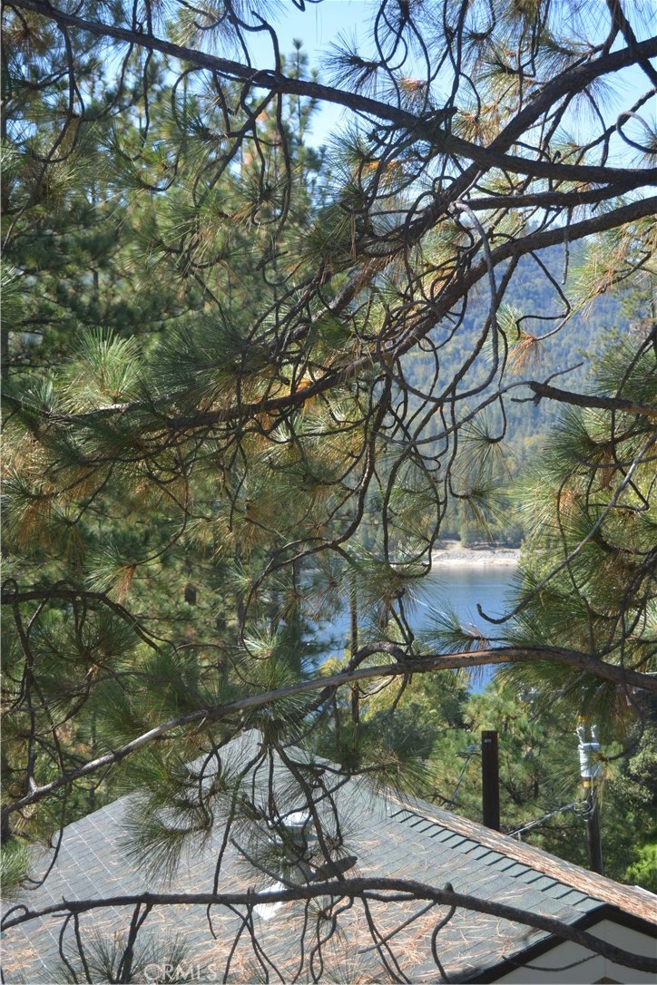 https://media.crmls.org/medias/bbbb3fc7-894b-45fd-8110-29fd62f486f0.jpg?preset=X-Large