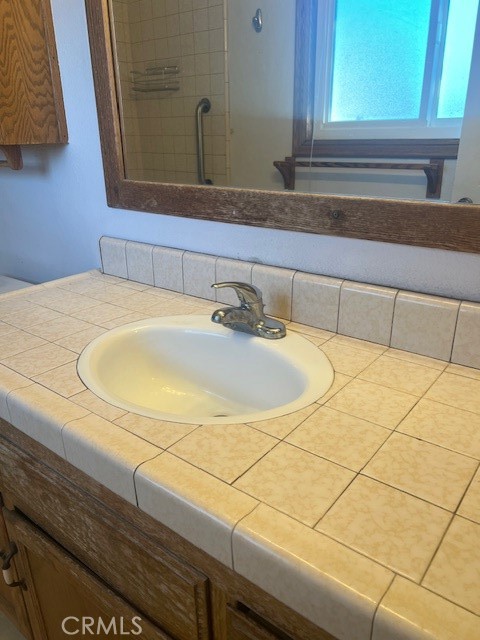 Image 13 of 25 For 360 Dover Court