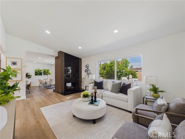 Detail Gallery Image 14 of 33 For 1547 E San Alto, Orange,  CA 92865 - 4 Beds | 2 Baths