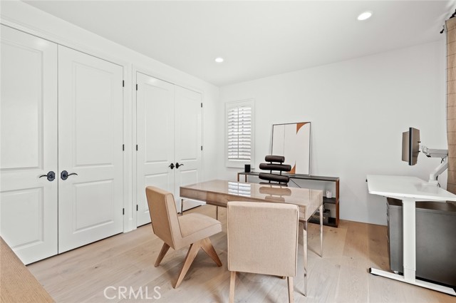 117 Andirons, Irvine CA: https://media.crmls.org/medias/bbbbebb1-3244-48ec-9efb-611cb51e5a3c.jpg
