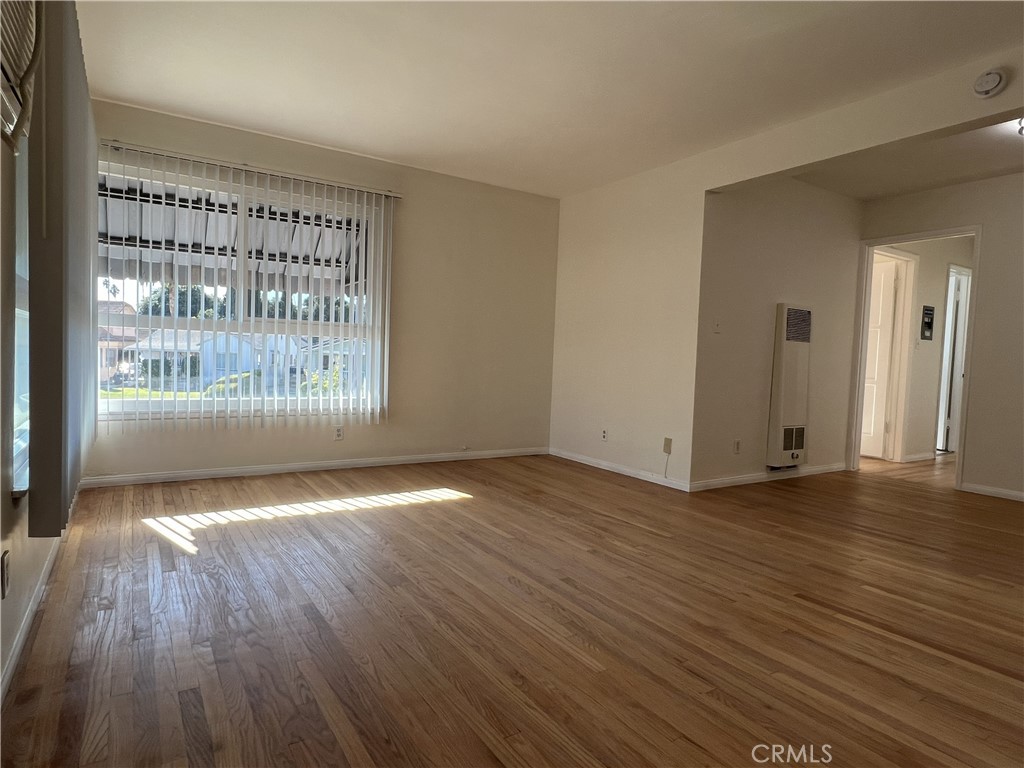 MLS #WS25252663 image #3