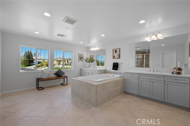 5808 Levanto Street, Bakersfield CA: https://media.crmls.org/medias/bbbcd0a6-db78-4c14-8d82-f22650394411.jpg