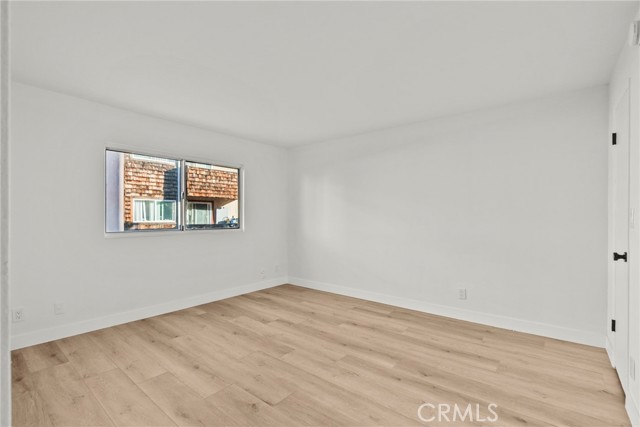 Detail Gallery Image 18 of 30 For 5400 Newcastle, Encino,  CA 91316 - 2 Beds | 2 Baths