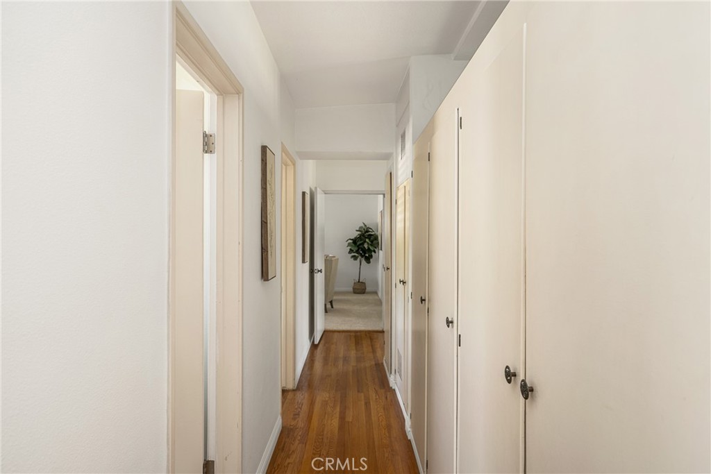 https://media.crmls.org/medias/bbbd73f0-c82f-4478-9e0a-4a052842e0b0.jpg?preset=X-Large