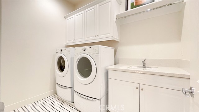 94 Interstellar, Irvine CA: https://media.crmls.org/medias/bbbd93b4-ba94-4fc4-b6a8-75bb8b6e8f05.jpg