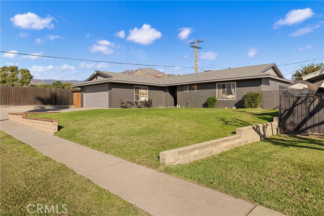 7511 Buckeye Street, Highland CA: https://media.crmls.org/medias/bbbf0c0a-dff0-442d-b5bb-1141adc501e4.jpg