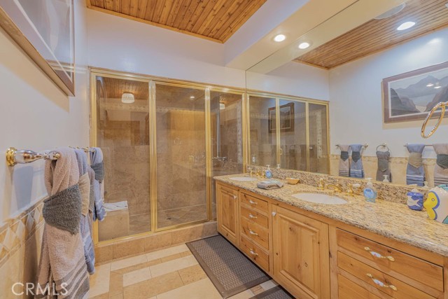 Detail Gallery Image 37 of 70 For 40202 Lakeview Dr, Big Bear Lake,  CA 92315 - 5 Beds | 3/1 Baths