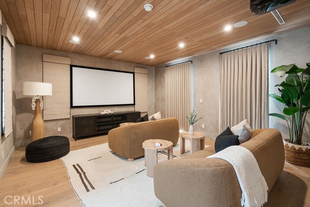 10 Seabluff, Newport Beach CA: https://media.crmls.org/medias/bbbfe80a-6491-44e6-bf03-d445682ee7ea.jpg