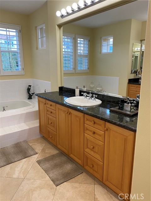 MLS #OC25234691 image #22