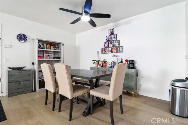 Detail Gallery Image 8 of 32 For 5700 Etiwanda Ave #105,  Tarzana,  CA 91356 - 3 Beds | 2 Baths