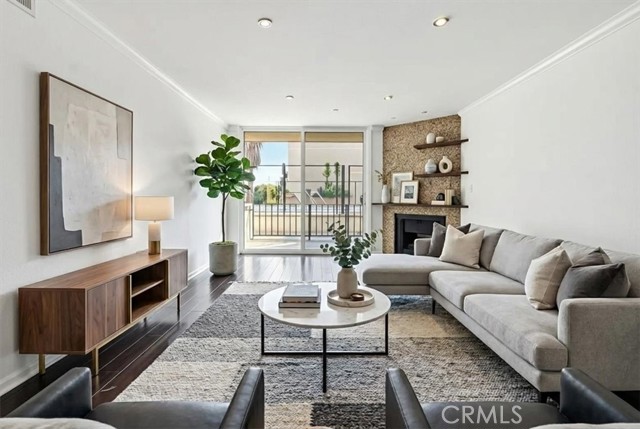 Detail Gallery Image 7 of 44 For 7320 Hawthorn Ave #108,  Los Angeles,  CA 90046 - 2 Beds | 2 Baths