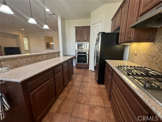 Detail Gallery Image 11 of 29 For 39161 Shree Rd, Temecula,  CA 92591 - 4 Beds | 3/1 Baths