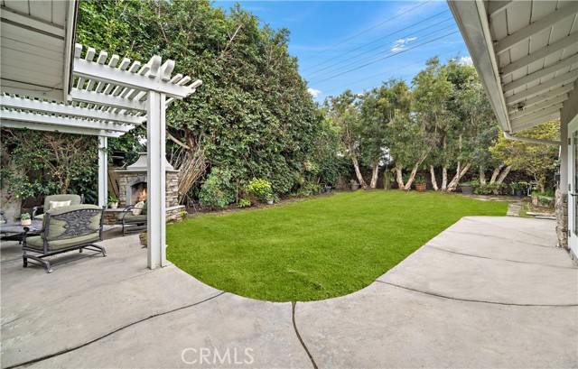 17327 Santa Lucia Street, Fountain Valley CA: https://media.crmls.org/medias/bbc22a75-6b6e-415a-8cde-bcbf4258d27b.jpg