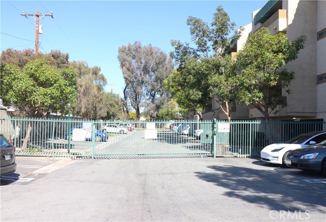 Detail Gallery Image 43 of 44 For 12121 Centralia St #111,  Lakewood,  CA 90715 - 1 Beds | 1 Baths