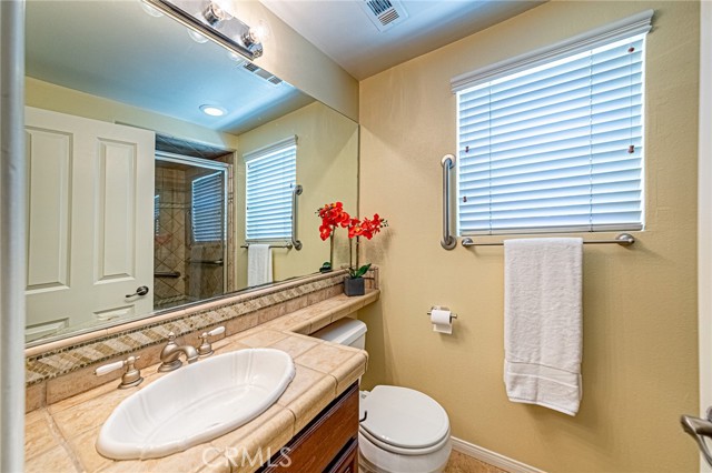 Detail Gallery Image 23 of 62 For 17730 Wren Dr, Canyon Country,  CA 91387 - 5 Beds | 3 Baths