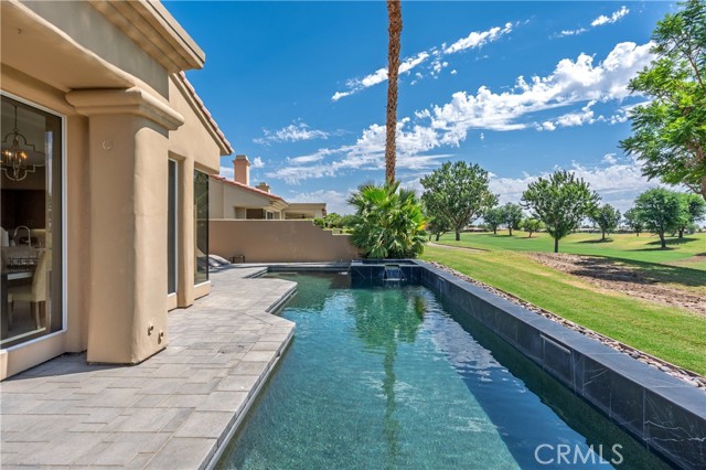 56720 Jack Nicklaus Boulevard, La Quinta CA: https://media.crmls.org/medias/bbc33e49-3d30-4fe1-98de-920bc2daa2c1.jpg